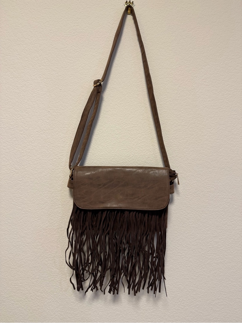 Fringed Brown Crossbody Bag for Women – Casual Boho Shoulder Bag